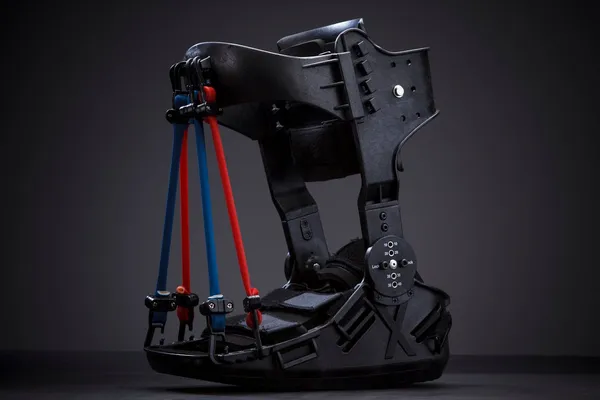Órtesis dinámica de tobillo y pie con tensores regulables para soporte ortésico con control gradual de tensión — Órtesis innovadoras